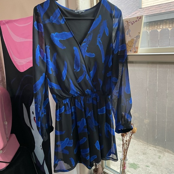 Express feather print v neck long sleeve romper - Picture 7 of 15